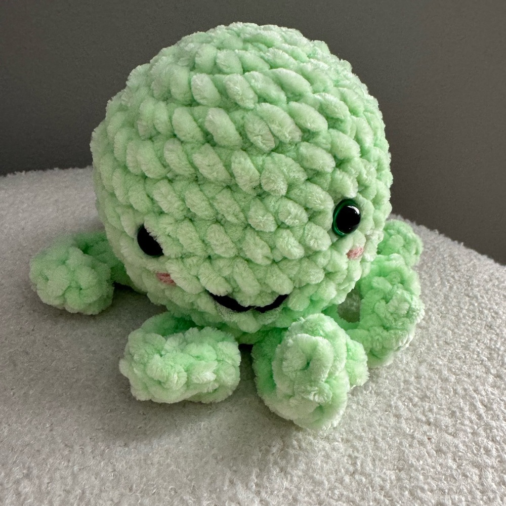 Hand crocheted octopus 🐙 - Picture 3 of 4